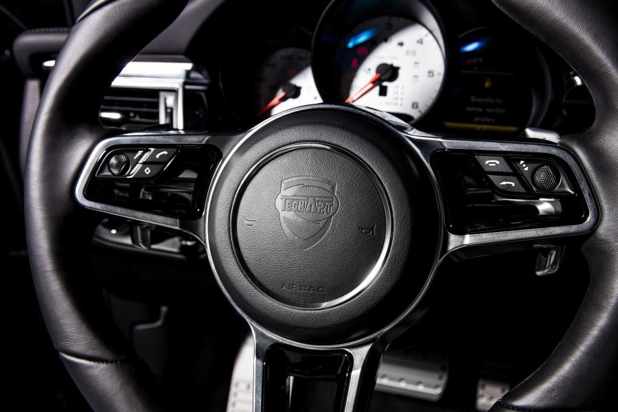  Porsche Macan by TechArt 2014 года  (фото 6 из 8)